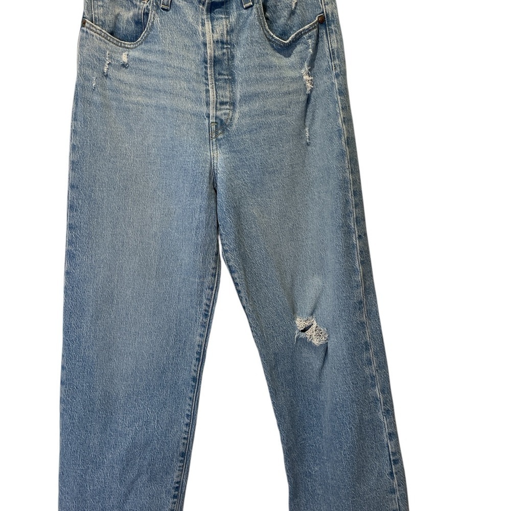 Levi’s Ribcage Straight Ankle Distressed Light Blue Jeans size 30